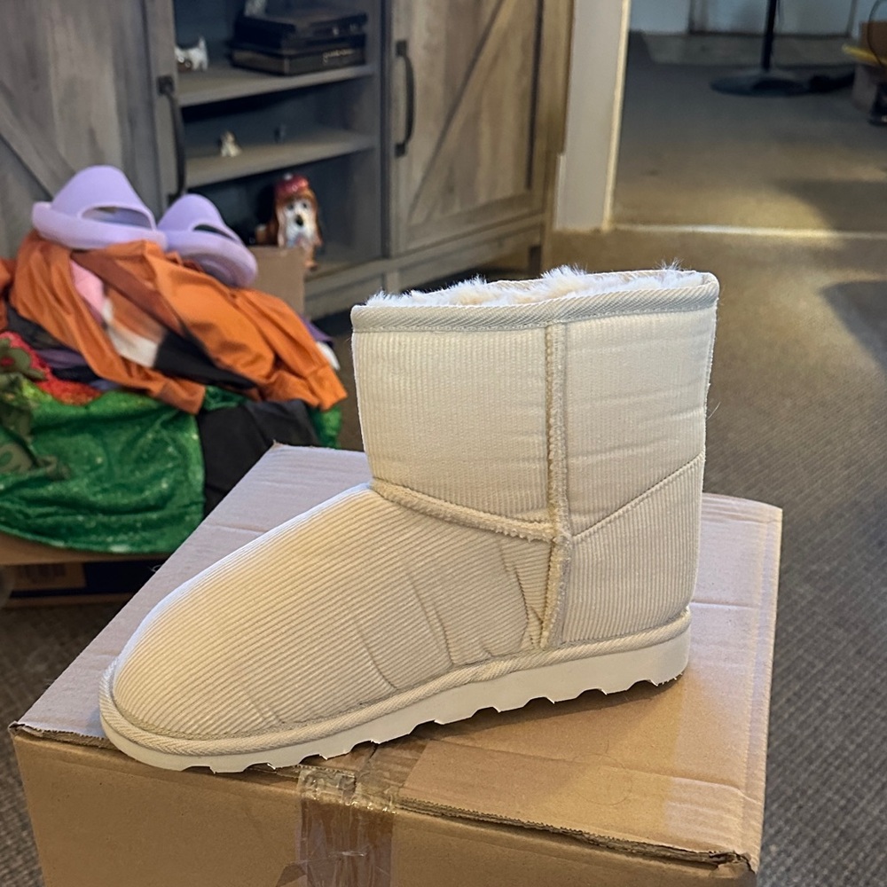 Cozy's Cream Ankle Boots for Women - Picture 4 of 4
